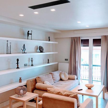 Luxurious Minimal Apartment In Acropolis เอเธนส์ ภายนอก รูปภาพ