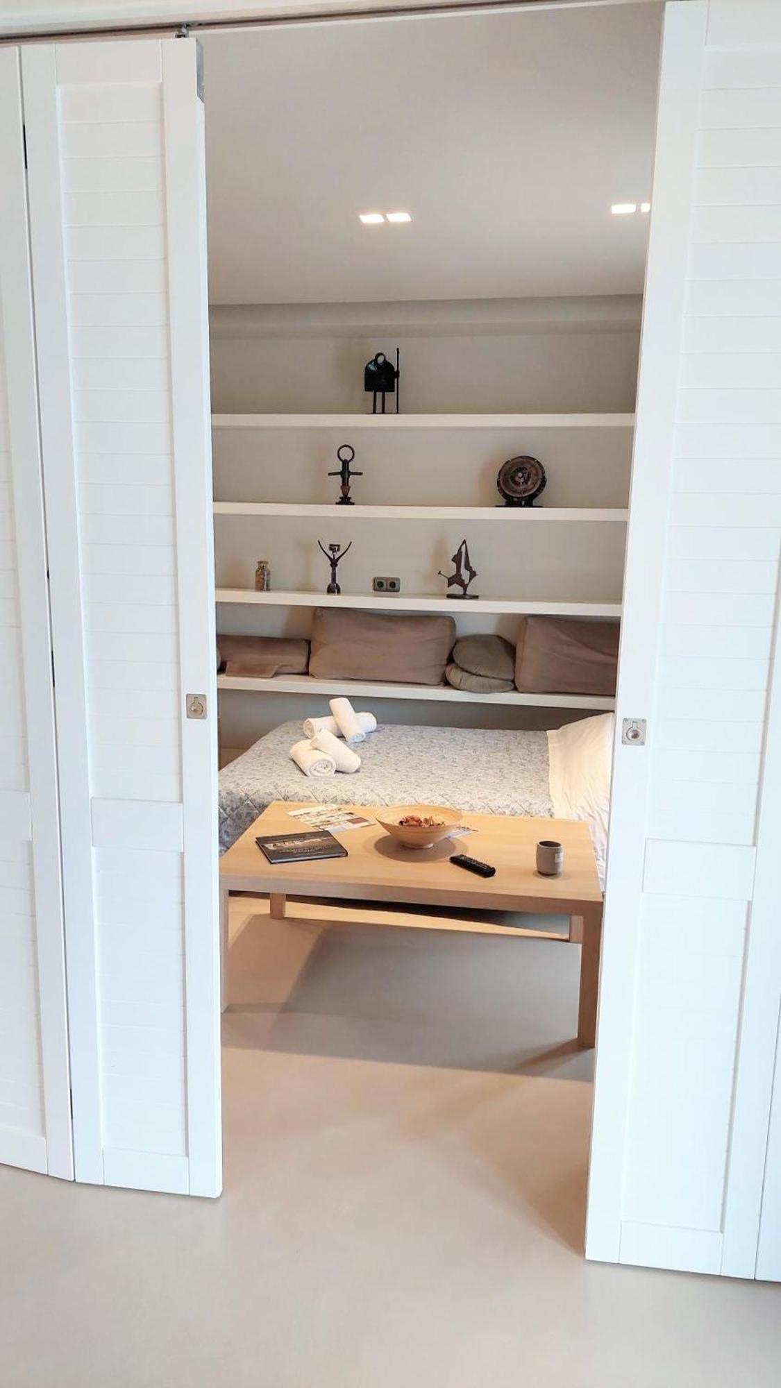 Luxurious Minimal Apartment In Acropolis เอเธนส์ ภายนอก รูปภาพ