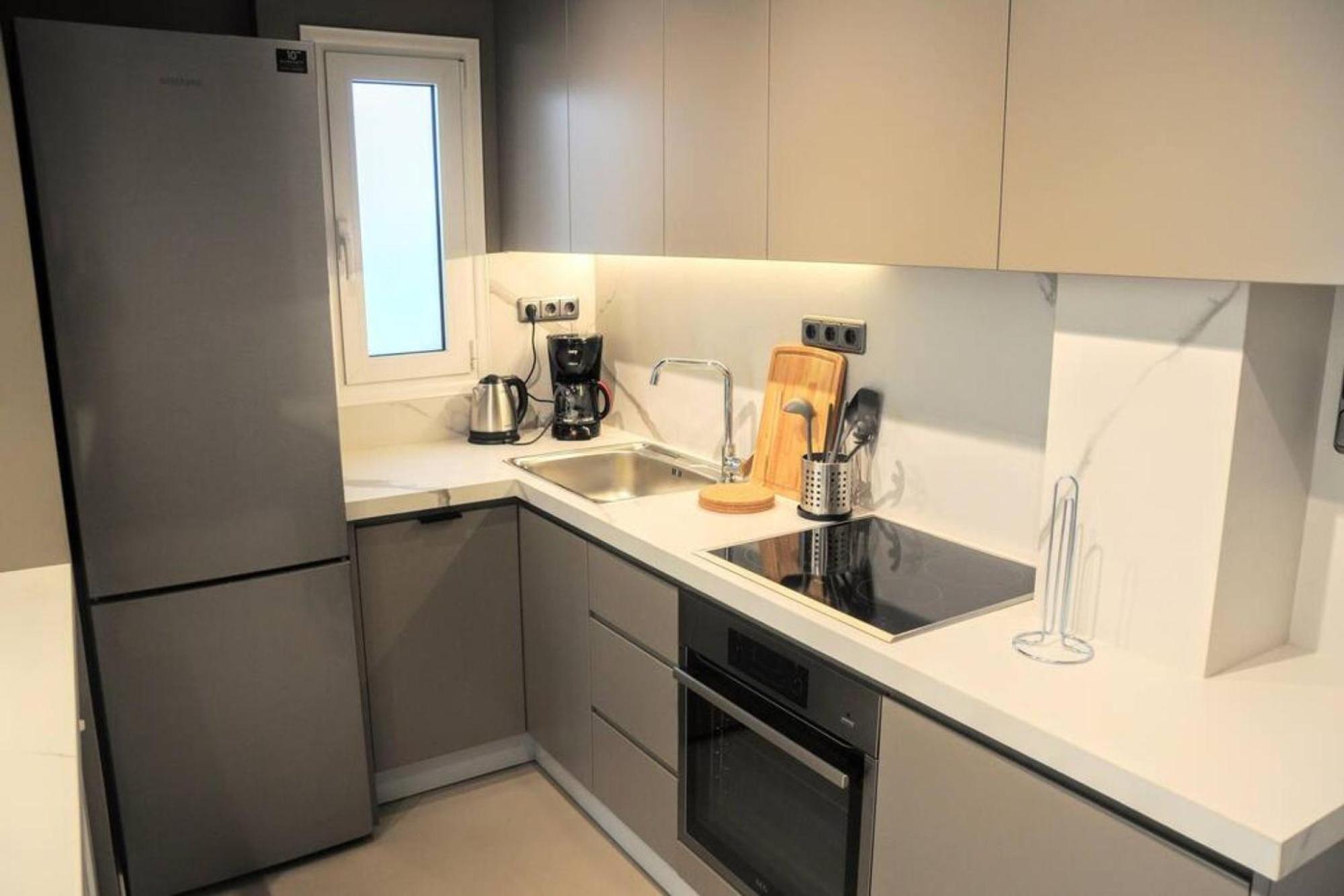 Luxurious Minimal Apartment In Acropolis เอเธนส์ ภายนอก รูปภาพ