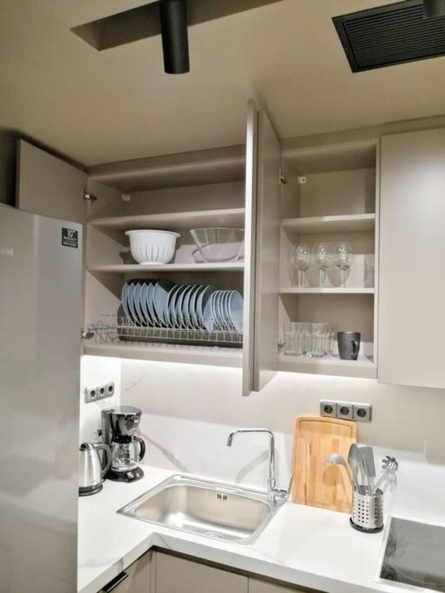 Luxurious Minimal Apartment In Acropolis เอเธนส์ ภายนอก รูปภาพ